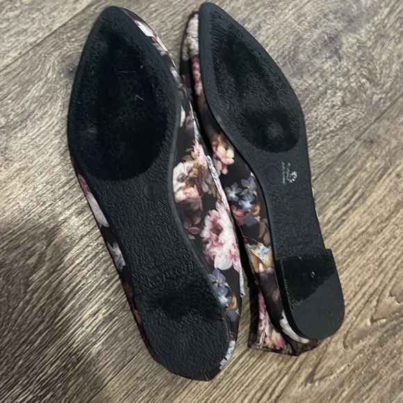 Flats - Picture 2 of 3